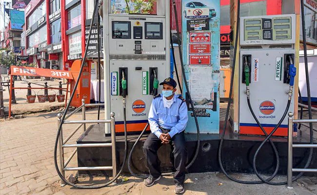 पेट्रोल, डीजल की कीमतों में हुई बढ़ोतरी, जानें आपके शहर में अब कितनी है कीमत...