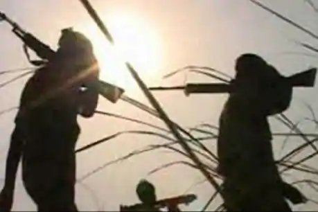 दंतेवाड़ा के जंगल में पुलिस-नक्सली मुठभेड़, मारा गया 8 लाख इनामी माओवादी