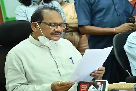 बड़ी बात : टॉपर्स के नाम तक ठीक से नहीं पढ़ सके शिक्षा मंत्री, प्रज्ञा को कहा प्रयाग तो तनु को बताया तांदू, देखें Video