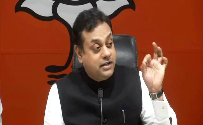 लद्दाख मुद्दा: संबित पात्रा का गांधी फैमिली पर निशाना, कहा-एक परिवार जिसने न ठीक से सवाल रखे, न जवाब से..