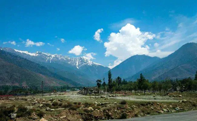 कश्मीर में LPG आपूर्ति का स्टॉक रखने संबंधी सरकारी आदेश को लेकर अटकलें