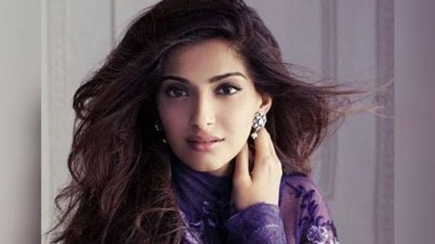सोनम कपूर की अपील, मुंबई पुलिस को मास्क देने के लिए पैसे करें डोनेट – Sonam kapoor appeal collecting funds to give mumbai police the most effective masks tmov