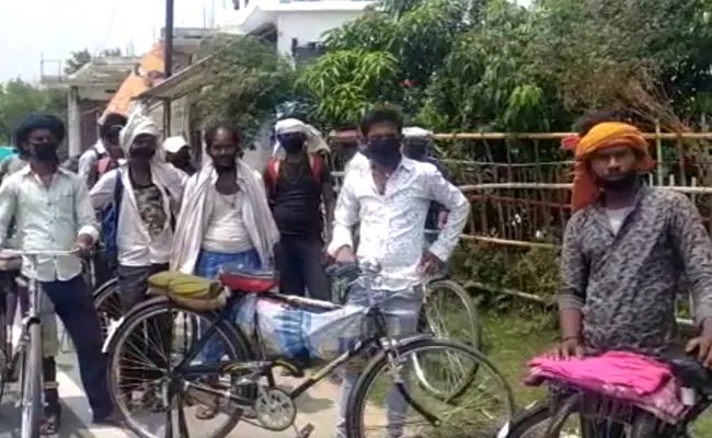 झारखंड सरकार के फैसले में मजदूरों के सामने रोजी-रोटी का संकट, बोले- रेत की तरह फिसल रही जिंदगी