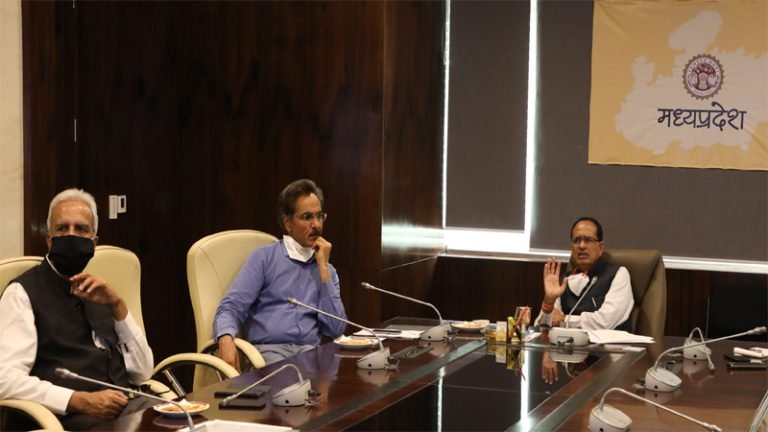 मास्क लगाने एवं फिजिकल डिस्टेंसिंग का हो कड़ाई से पालन