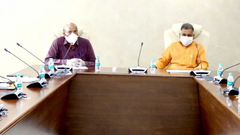 श्री इंदर सिंह परमार ने सामान्य प्रशासन का कार्यभार सम्हाला