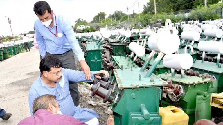 ऊर्जा मंत्री श्री तोमर ने किया एरिया स्टोर भोपाल का औचक निरीक्षण