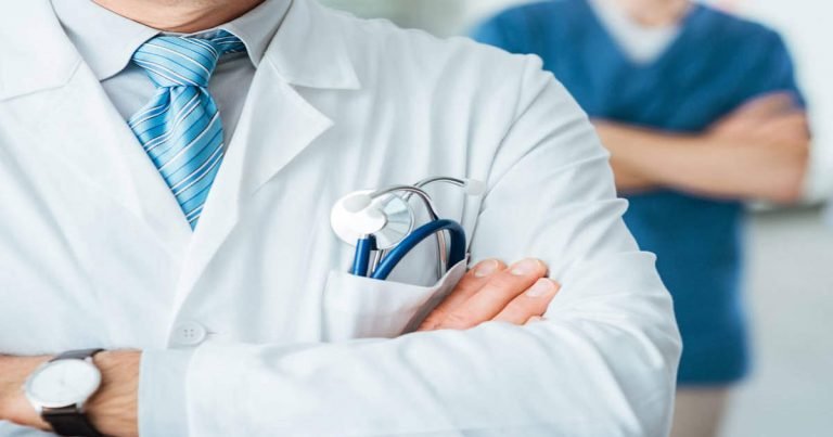 Happy Doctors Day 2020: Doctor’s Day 2020: पेशंट निकली कोरोना पॉजिटिव तो फूट-फूटकर रोई डॉक्टर – life of a doctor during virus and pandemic