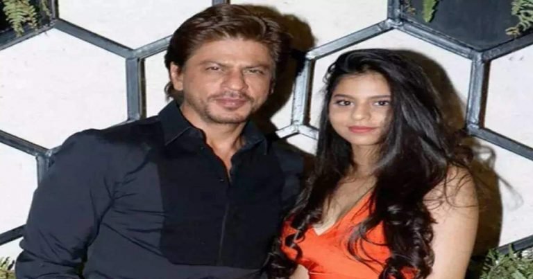suhana khan wears shahrukh khan shirt: इस बार मां गौरी के नहीं पापा शाहरुख खान के कपड़ों में दिखाई दीं सुहाना खान, देखिए तस्वीरें – suhana khan wears shah rukh khan check shirt
