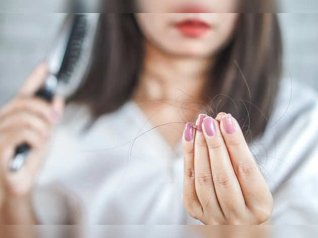 Hair Care: बालों में तेल लगाने के बाद क्‍या टूटते हैं आपके भी बाल? तो जानें क्‍या गलती कर रही हैं आप