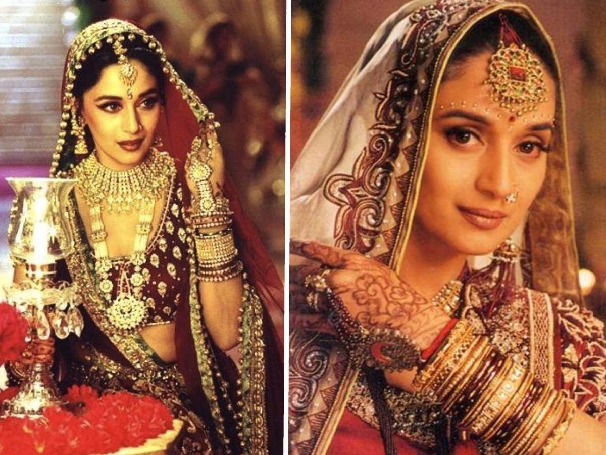 कभी माधुरी दीक्षित ने पहने थे ऐसे ऑउटफिट्स कभी माधुरी दीक्षित ने पहने थे ऐसे ऑउटफिट्स
