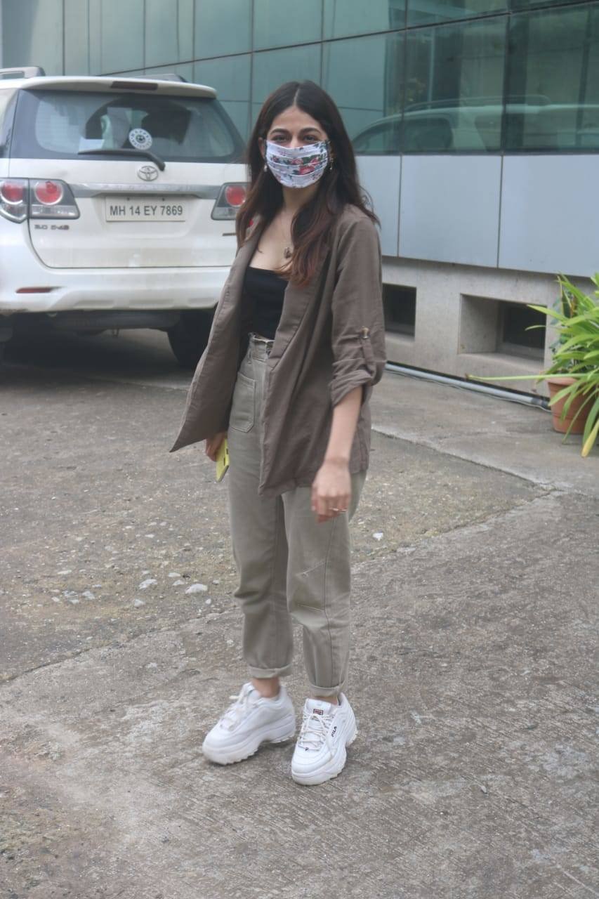 नहीं भूलीं मास्क पहनना