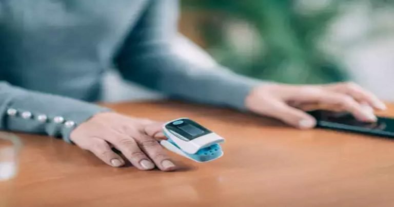 Pulse Oximeter role to reduce corona deaths: Pulse Oximeter For COVID-19 Patient: कोविड-19 से मौत का खतरा कम करने में इस छोटी डिवाइस का बड़ा हाथ –