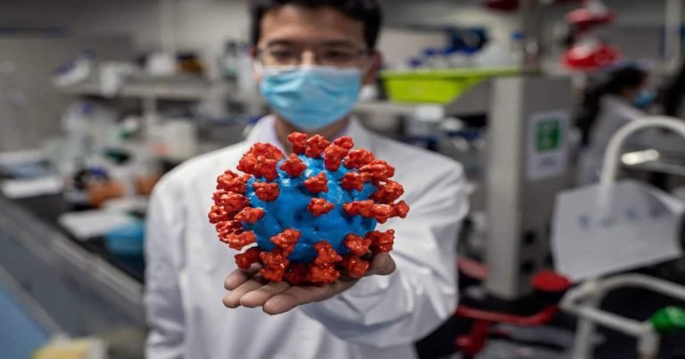 coronavirus spreading reason: Coronavirus Spreading: पब्लिक प्लेस से नहीं, यहां से अधिक फैल रहा है कोरोना संक्रमण और ये है वजह – more numbers of people getting affected by covid-19 at home in hindi