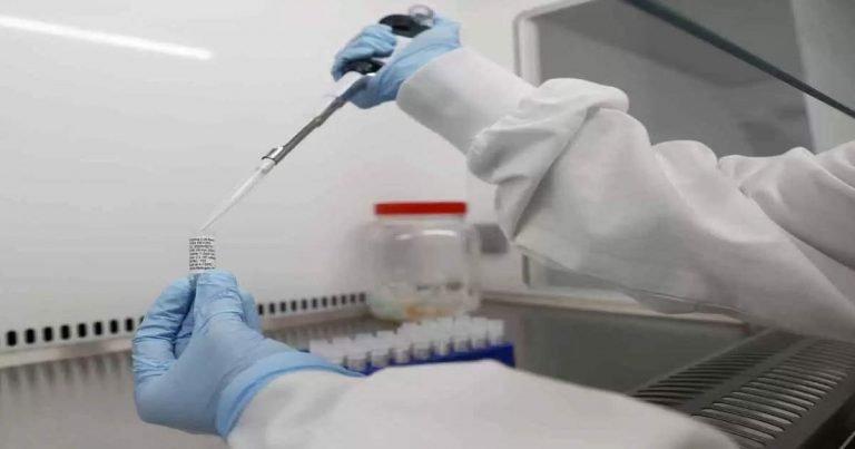Covid-19 vaccine production in india: Oxford COVID-19 vaccine: भारत में बनेगी ऑक्सफोर्ड की कोरोना वैक्सीन, अगस्त लास्ट तक बन जाएंगी इतनी डोज – serum institute of india planning to manufacture oxford covid-19 vaccine in hindi