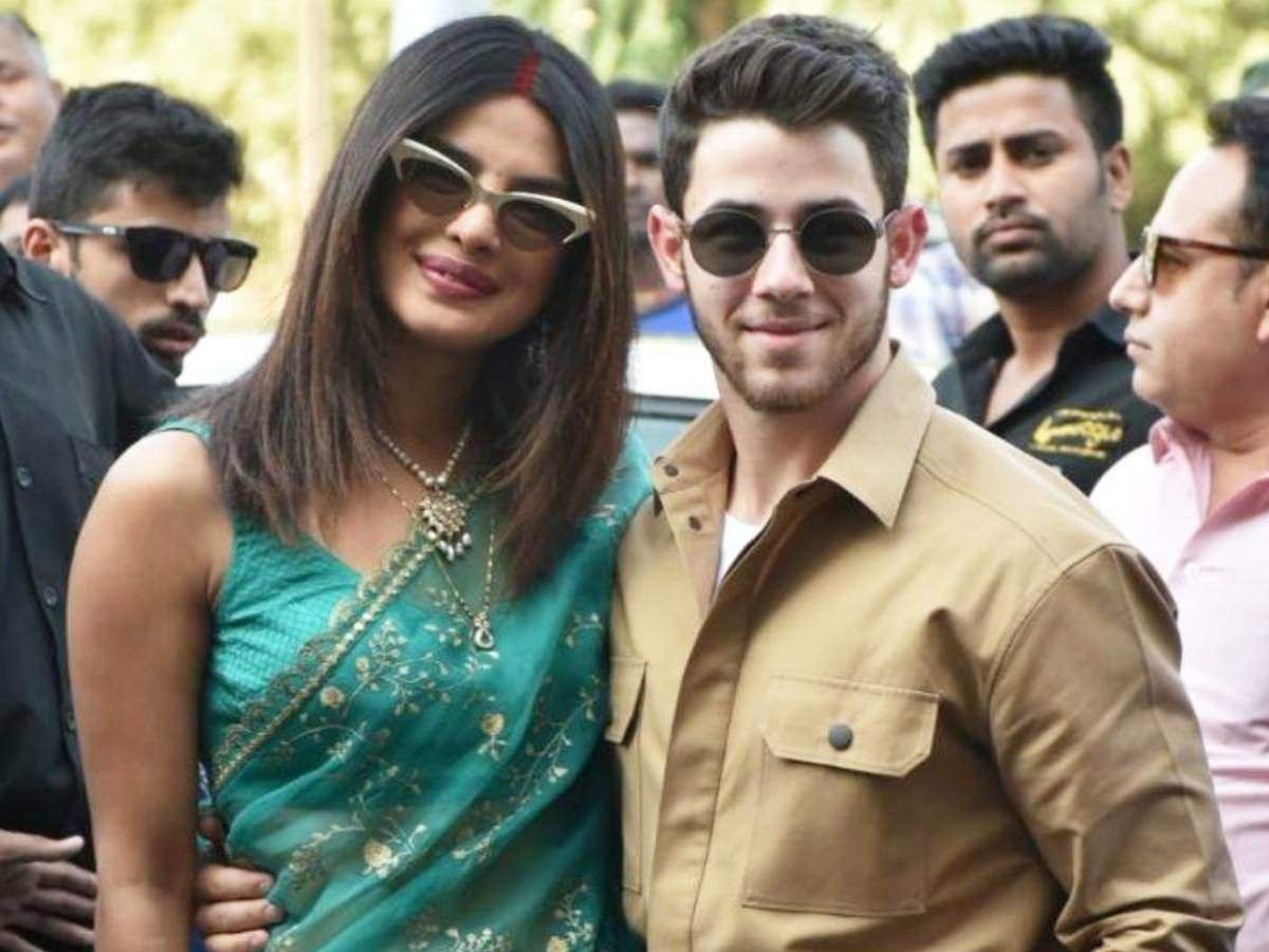 जब मंगलसूत्र पहन के निकलीं प्रियंका चोपड़ा