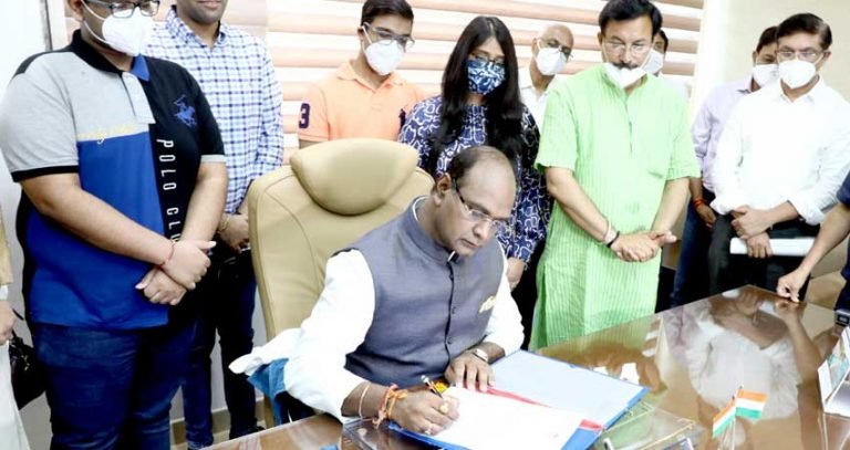 कोविड से निजात पाने के लिये संयम और अनुशासन जरूरी