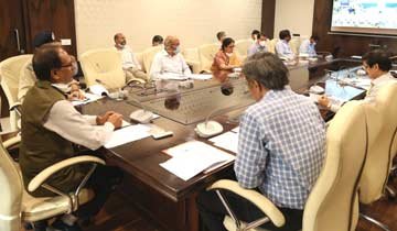 पूर्ण परिश्रम एवं कर्तव्यनिष्ठा से करें कोरोना संकट का सामना