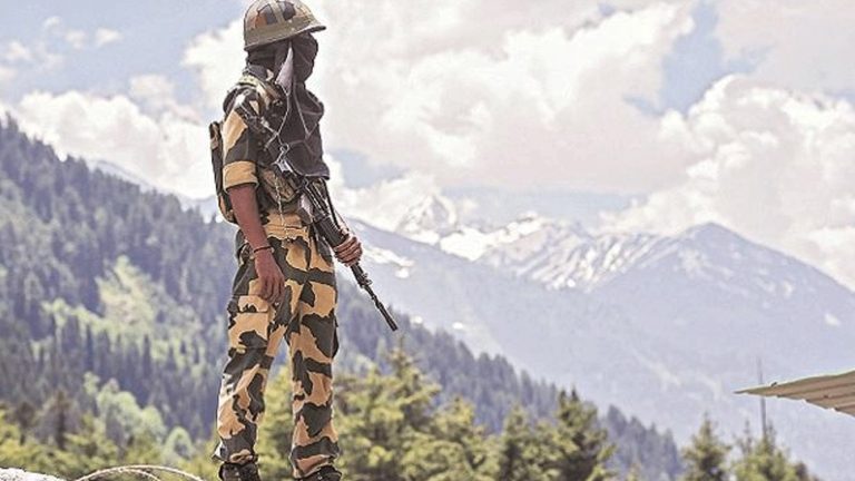 China’s double game against India, missile deployed on LAC, number of troops increased | भारत के खिलाफ चीन का डबल गेम, LAC पर तैनात किए मिसाइल, बढ़ाई सैनिकों की संख्या