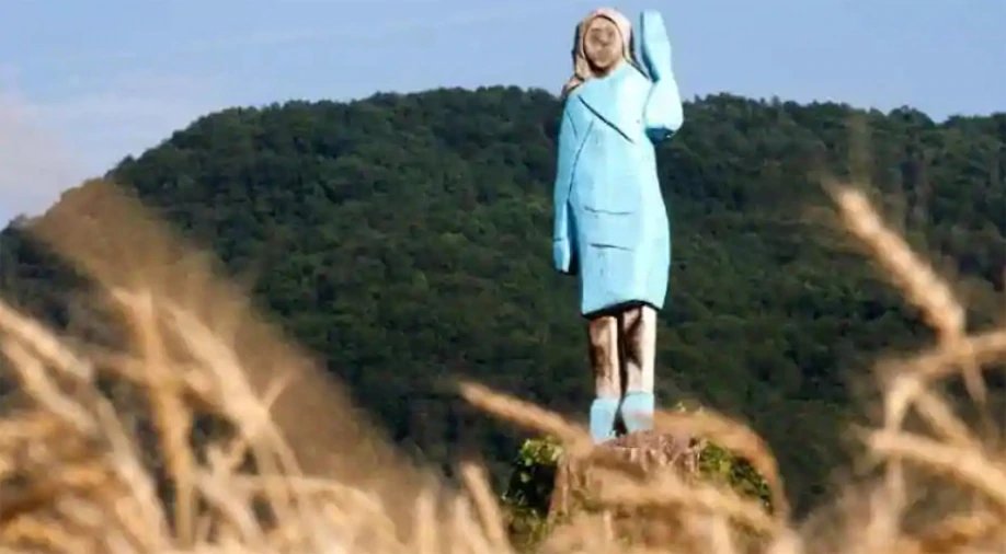 Statue of US first Lady Melania Trump set on fire near her hometown in Slovenia| अमेरिकी राष्ट्रपति की पत्नी मेलानिया ट्रंप की प्रतिमा को किया आग के हवाले
