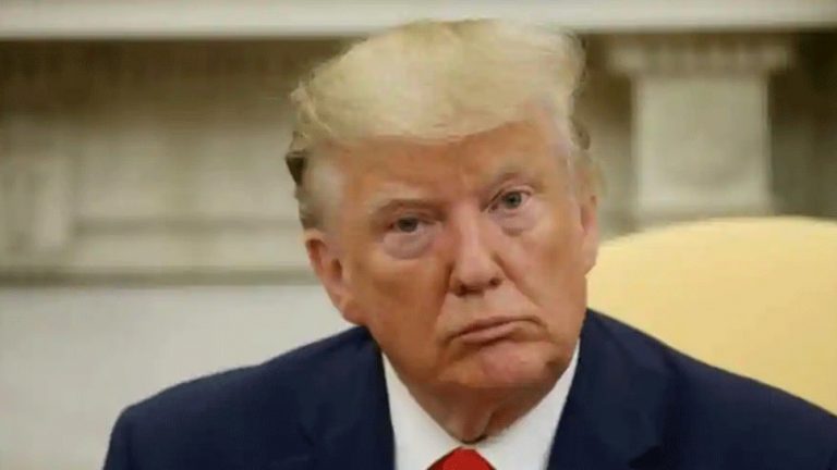 Doctors and teachers protest against Trump’s pressure to reopen US schools during Corona | कोरोना काल ने स्कूल खोलने का ट्रंप ने बनाया दवाब तो डॉक्टर और टीचरों ने खोला मोर्चा