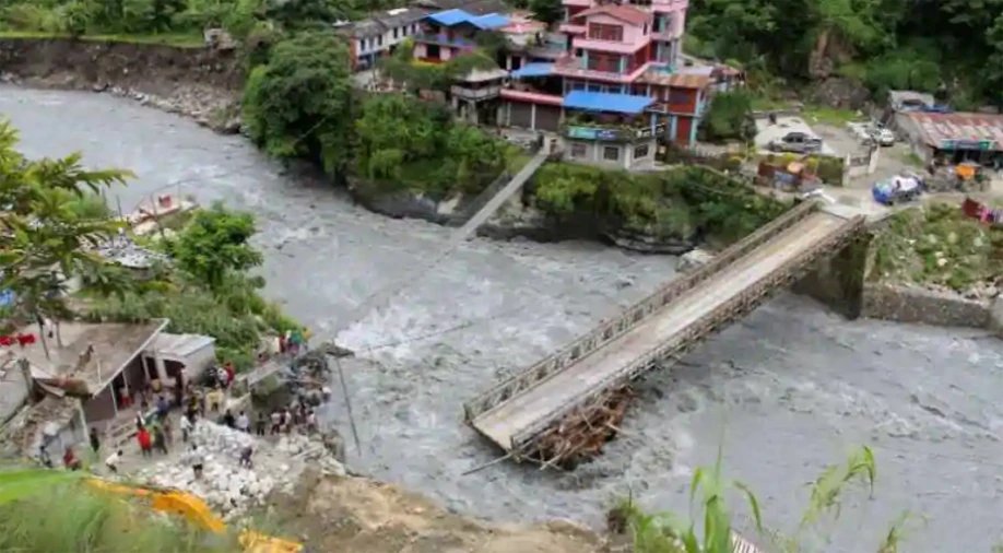 Nepal minister says India’s `interference’ causing inundation in country | नेपाल भी पाकिस्तान की राह पर, बाढ़ के लिए भारत को ठहराया दोषी | नेपाल भी पाकिस्तान की राह पर, बाढ़ के लिए भारत को ठहराया दोषी