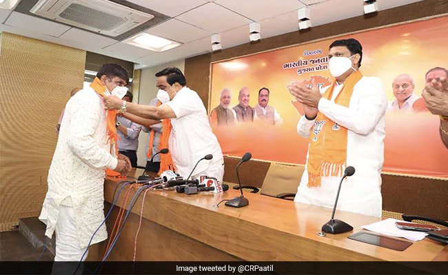 गुजरात: बुलेट ट्रेन प्रोजेक्ट के खिलाफ प्रदर्शन की कर चुके हैं अगुवाई, वही जयेश पटेल अब BJP में शामिल