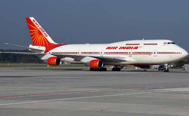 Pushpanjali Potsangbam airlifting Indians stranded in different parts of the world amid Covid-19 pandemic – कोरोना महामारी के दौरान बतौर पायलट देश सेवा में जुटीं फुटबॉलर गौरमांगी सिंह की पत्नी