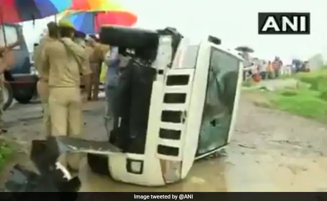 गैंगस्टर विकास दुबे के एनकाउंटर की कहानी, पुलिस की जुबानी, देखें VIDEO