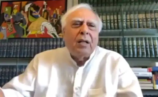 Kapil Sibal tweet on Rajasthan political crisis Ashok gehlot Sachin pilot – राजस्थान के सियासी संकट पर कपिल सिब्बल का ट्वीट, इशारों-इशारों में दी अपनी पार्टी को नसीहत