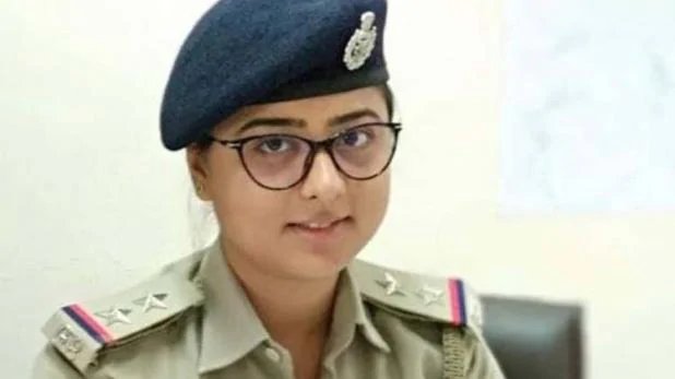 रेप के आरोपी से 35 लाख की रिश्वत लेने का आरोप, महिला SI गिरफ्तार – Gujarat ahmedabad police woman sub inspector arrested 35 lakhs rupees bribe rape accused
