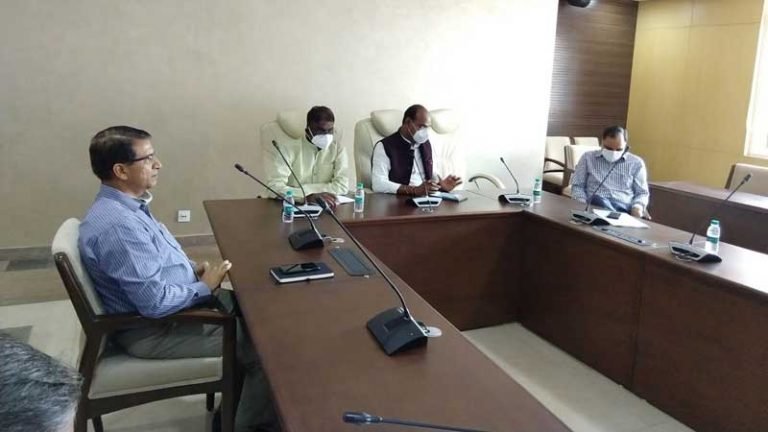 प्रदेश के लिये भोपाल में बड़ा कैंसर अस्पताल बनाने की दिशा में प्रयास हों