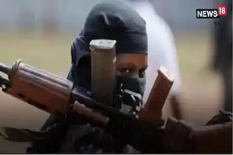 छत्तीसगढ़ः 1-1 लाख के दो इनामी नक्सलियों ने किया सरेंडर, मदद को मिलेंगे 10000 रुपए