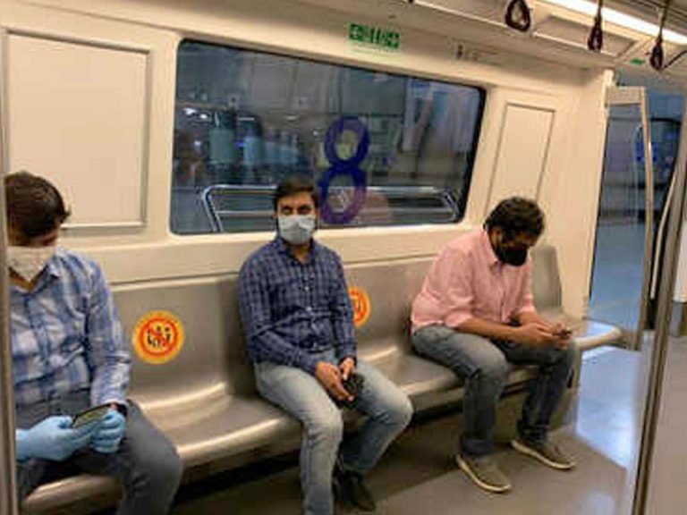 metro during unlock four phase: मेट्रो में सफर करने के लिए जरूरी हैं ये दो चीजें, जानें क्या है वजह – metro rail services may be allowed from september 2020 during unlock four phase in hindi