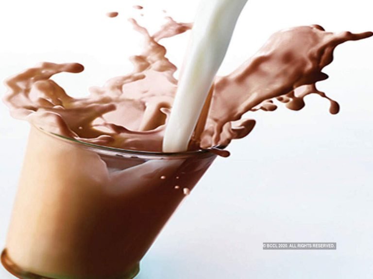 why should drink milk in every age: जबरदस्त स्ट्रेस बस्टर है ‘बच्चों की चीज’ लगनेवाली यह नैचरल ड्रिंक – why should drink milk in childhood young age and old age know the reason and milk effect on body in hindi