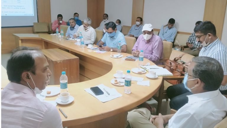 समर्थन मूल्य पर धान खरीदी की तैयारियों की प्रमुख सचिव खाद्य श्री किदवई ने की समीक्षा