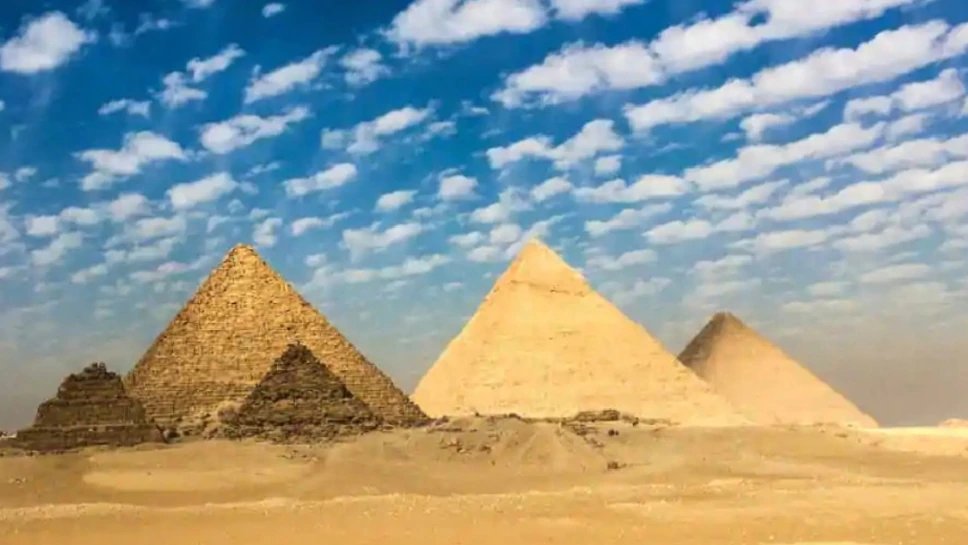 After Musk claims pyramids were built by aliens, an Egyptian minister refutes his theory | मिस्र के पिरामिडों पर एलन मस्क ने दी एलियन थ्यौरी, इजिप्ट की मंत्री ने दिया दिल जीतने वाला जवाब