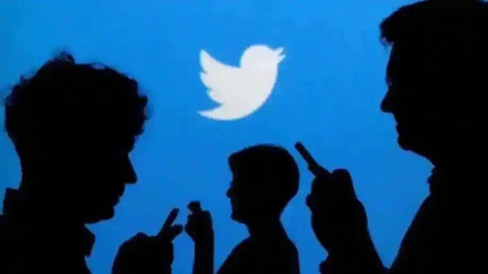 Porn video, rap music interrupt US court hearing for accused Twitter hacker | कोर्ट में चल रही थी ओबामा, बिल गेट्स के अकाउंट हैक केस की सुनवाई, चलने लगा पोर्न Video