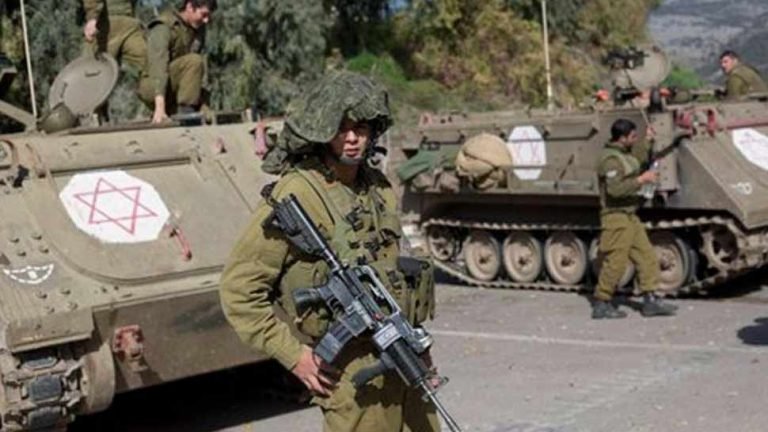 Hamas blows explosive-laden balloons from Gaza Strip, Israel responds with fighter jet | हमास ने गजा पट्टी से उड़ाए विस्फोटक भरे गुब्बारे, इजराइल ने फाइटर जेट से दिया जवाब Hamas blows explosive-laden balloons from Gaza Strip, Israel responds with fighter jet