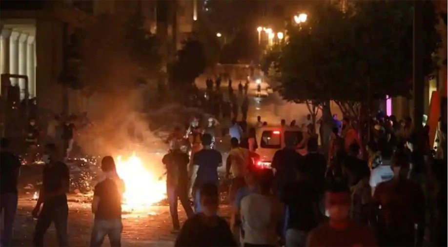 Anti-government protests break out in Beirut; security forces fire tear gas| लेबनान में सरकार के खिलाफ फूटा लोगों का गुस्सा, कई जगह प्रदर्शन, आगजनी