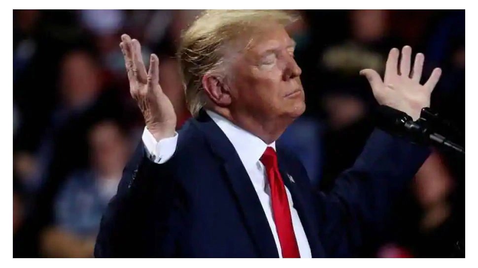 Alibaba next? Trump is looking at pressuring other Chinese companies after Bytedance | अलीबाबा पर खतरा! ट्रंप ने ये बात कह कर बढ़ा दी, बीजिंग की धड़कन