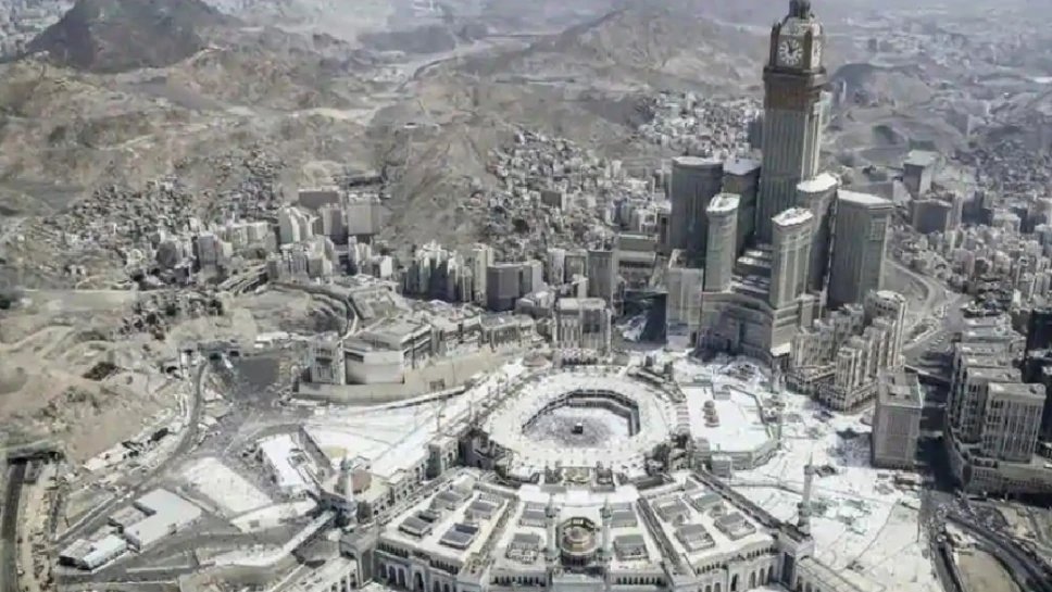Saudi Arabia appoints ten women in senior roles in holy mosques | मक्का मदीना में पहली बार हुई महिलाओं की तैनाती, सऊदी अरब आखिर कैसे आया इतना बड़ा बदलाव?