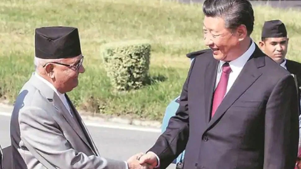 Nepal govts links with China affecting its autonomy | चीन से नजदीकियों का खमियाजा भुगत रहा नेपाल, रिपोर्ट में सामने आई ये बात
