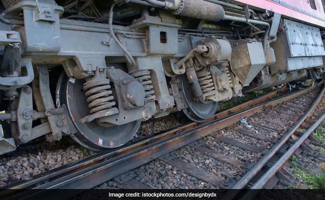 अंग्रेजों के समय से चला रहा रेलवे में 'खलासी सिस्टम' होगा खत्म, नहीं होंगी नई भर्तियां
