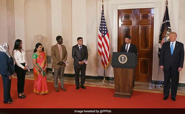 indian Software Engineer Sworn As US Citizen in White House Event – व्हाइट हाउस में दुर्लभ कार्यक्रम में भारतीय सॉफ्टवेयर इंजीनियर ने ली US नागरिक के रूप में शपथ 