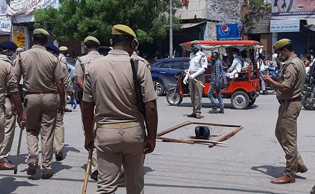 Two people died in openfiring on street in Varanasi – वाराणसी: बदमाशों ने दिनदहाड़े की ताबड़तोड़ फायरिंग, दो लोगों की मौत
