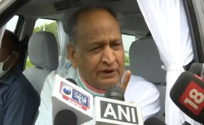 Ashok Gehlots advice to Sonia: Make the states poor situation an issue – अशोक गहलोत की सोनिया को सलाह: राज्यों की खराब स्थिति को मुद्दा बनाएं