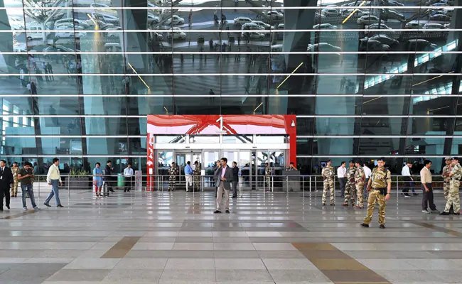 South korea halts flight from india due to rising corona cases, passengers stranded at IGI airport – भारत में कोरोना के बढ़ते केसों के कारण दक्षिण कोरिया ने फ्लाइट पर लगाई रोक, दिल्‍ली में फंसे 100 यात्री