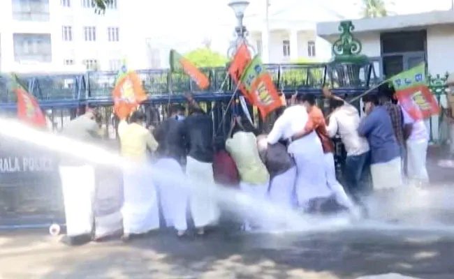 केरल : नौकरी नहीं मिलने से परेशान युवक ने आत्महत्या की