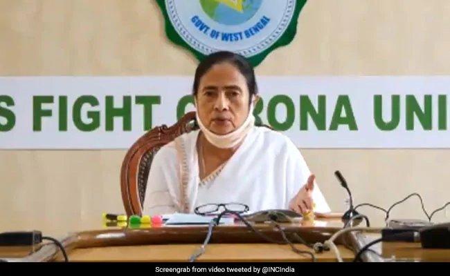 दुर्गा पूजा के दौरान नहीं होना चाहिए कोरोना नियमों का उल्लंघन : CM ममता बनर्जी