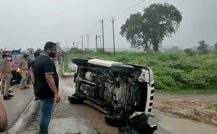 विकास दुबे एनकाउंटर मामले में गठित न्यायिक आयोग को भंग करने की अर्जी खारिज